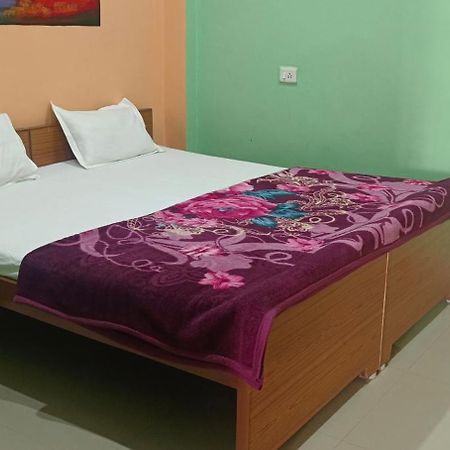 Lord Shiva Paying Guest House พาราณสี ภายนอก รูปภาพ