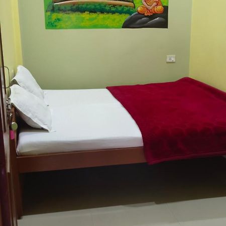 Lord Shiva Paying Guest House พาราณสี ภายนอก รูปภาพ